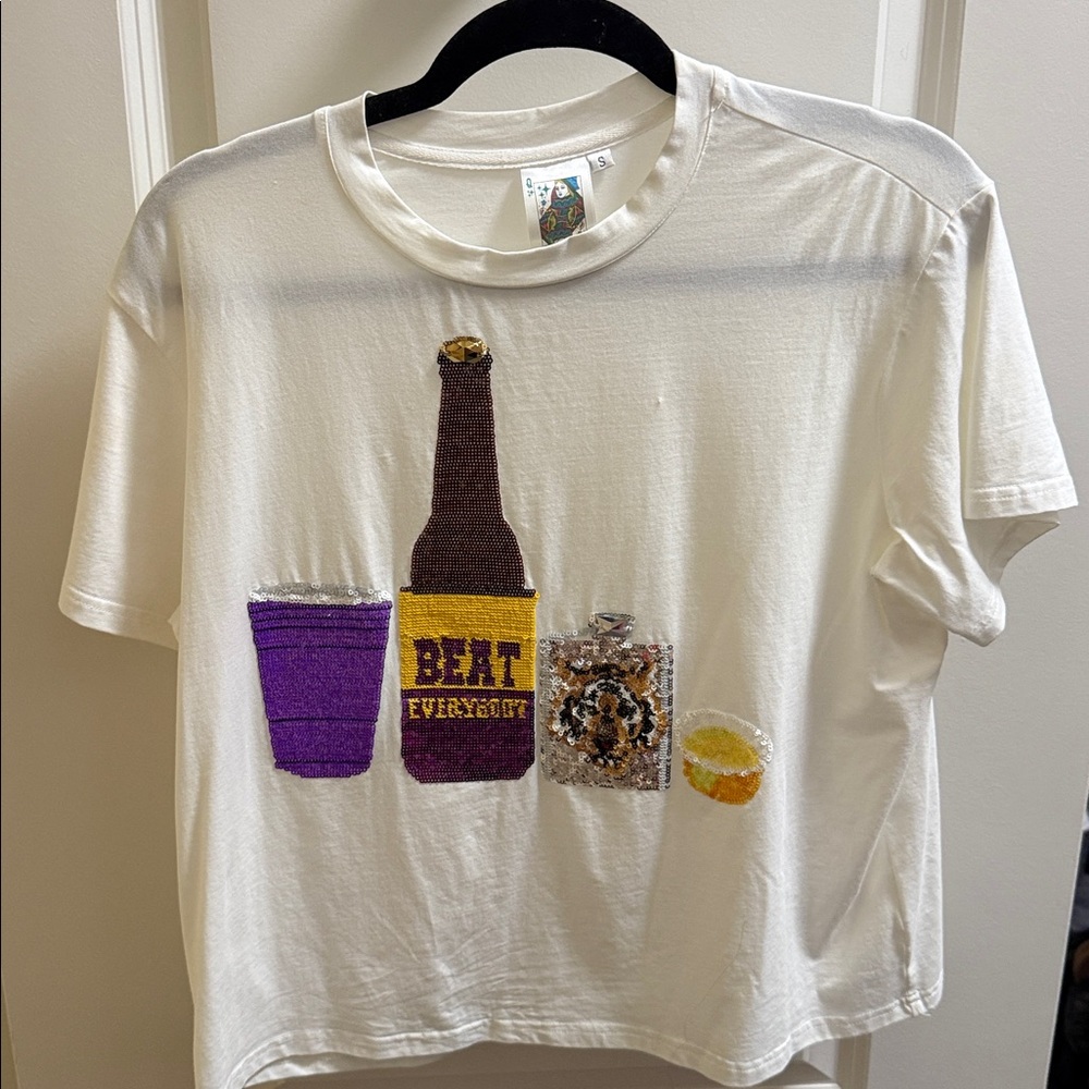 QUEEN OF SPARKLES Size Small LSU T-Shirt